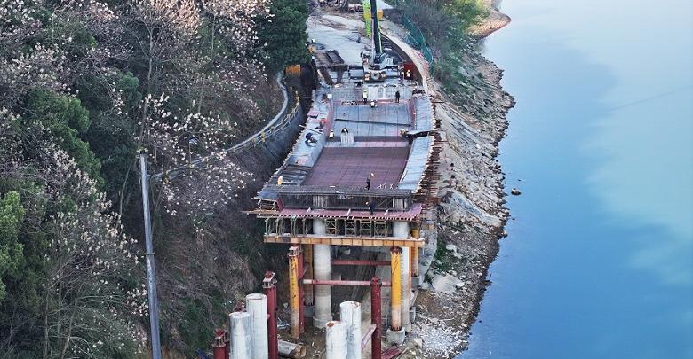 益陽市南濱江路橋項(xiàng)目建設(shè)正酣